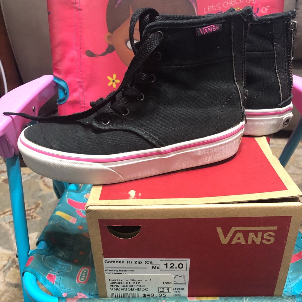 Vans tennis shoes